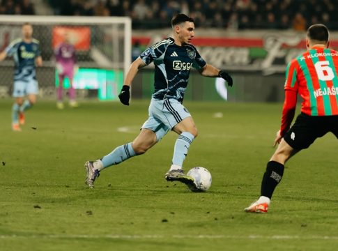 «Κόλλησε» με τη Ναϊμέγκεν ο Άγιαξ (2-2)