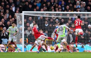 Νότιγχαμ Φόρεστ – Μάντσεστερ Σίτι 1-2: Το χοντρό λάθος του διαιτητή που άλλαξε την ιστορία στο Σίτι Γκράουντ