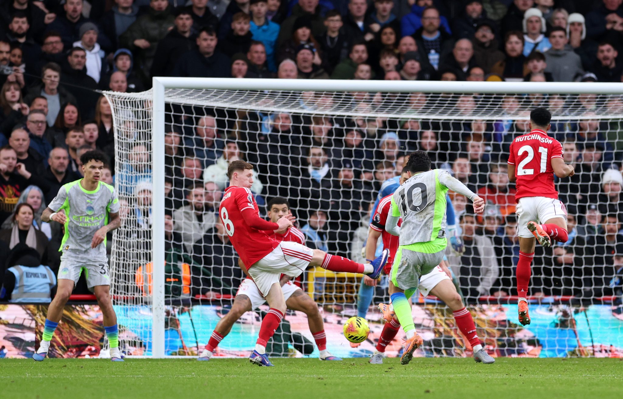 Νότιγχαμ Φόρεστ – Μάντσεστερ Σίτι 1-2: Το χοντρό λάθος του διαιτητή που άλλαξε την ιστορία στο Σίτι Γκράουντ