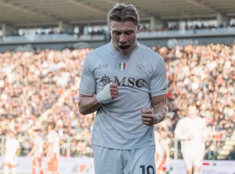 Κρεμονέζε – Νάπολι 0-2: «Καθάρισε» ο Χόιλουντ και πλησίασαν την κορυφή οι «παρτενοπέι»