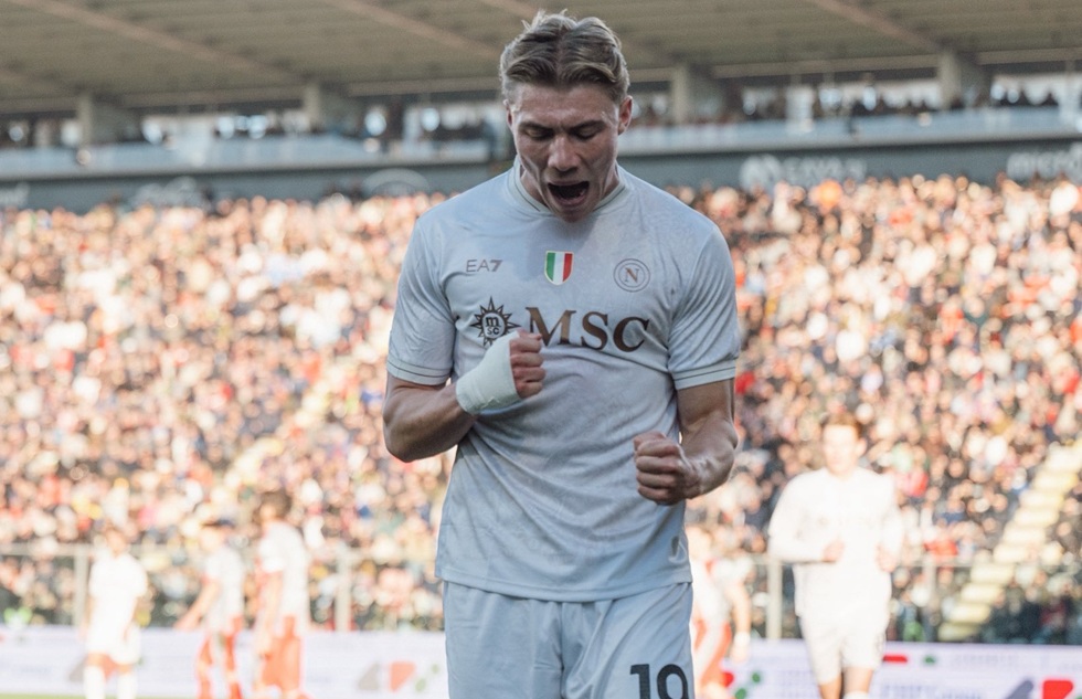 Κρεμονέζε – Νάπολι 0-2: «Καθάρισε» ο Χόιλουντ και πλησίασαν την κορυφή οι «παρτενοπέι»