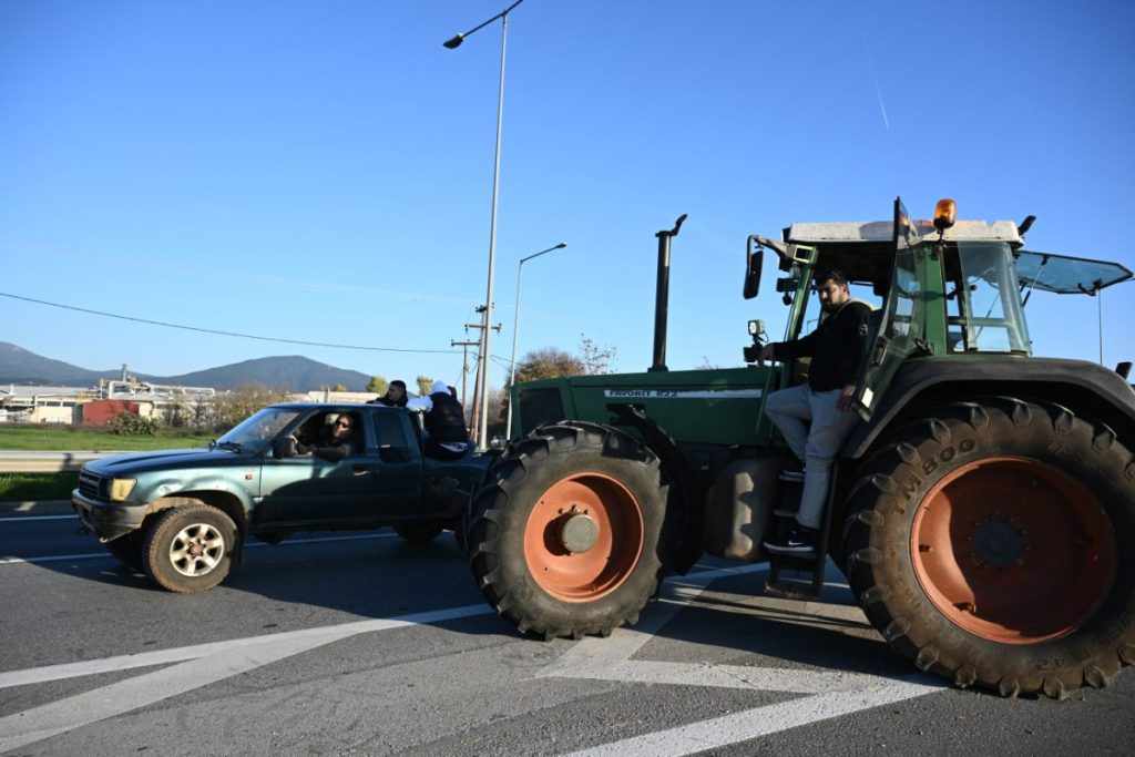 Αγρότες: Στο λιμάνι Θεσσαλονίκης με τρακτέρ από τη βόρεια Ελλάδα – Αύριο οι κρίσιμες αποφάσεις