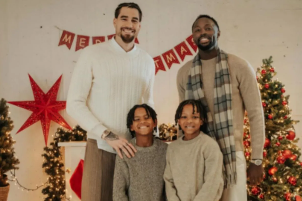 Γιορτινές στιγμές με την οικογένεια του Γκραντ για τον Χουάντσο (pic)