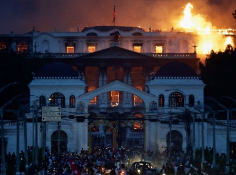 Το 2025 η Gen Z τα ‘βαλε με την εξουσία – Τι θα ακολουθήσει;