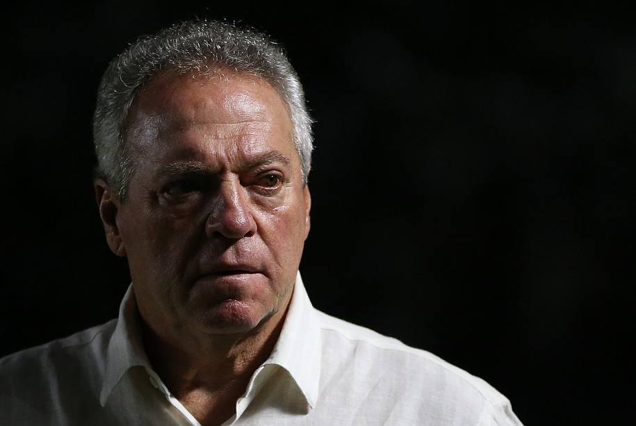 Χαμός στη Βραζιλία με το ομοφοβικό σχόλιο του προπονητή της Ιντερνασιονάλ: «Δεν θέλω ροζ φανέλες, δεν είμαστε αδερφές»