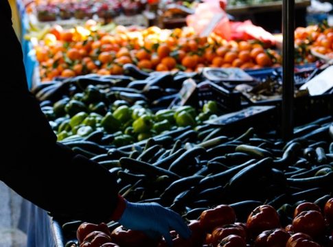Εορταστικό ωράριο: Πώς θα λειτουργήσουν οι λαϊκές αγορές