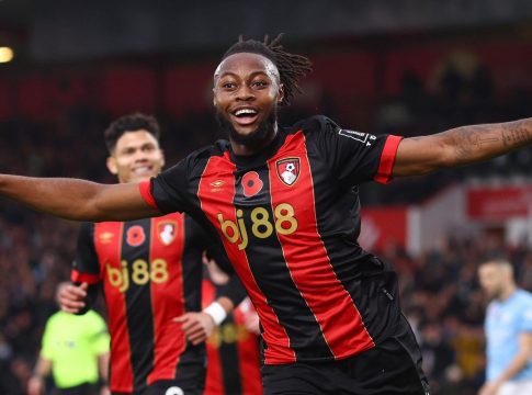 Η… μισή Premier League στα πόδια του Σεμένιο