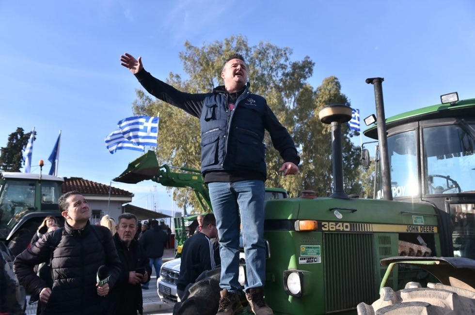 Αγρότες: Σε κλοιό κινητοποιήσεων η χώρα – «Κόκκινος συναγερμός» στην κυβέρνηση