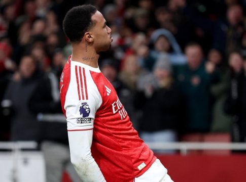 Άρσεναλ – Άστον Βίλα 4-1: «Κανονιέρηδες» όνομα και πράμα! – Ούτε την ουραγό Γουλβς η Γιουνάιτεντ (1-1)