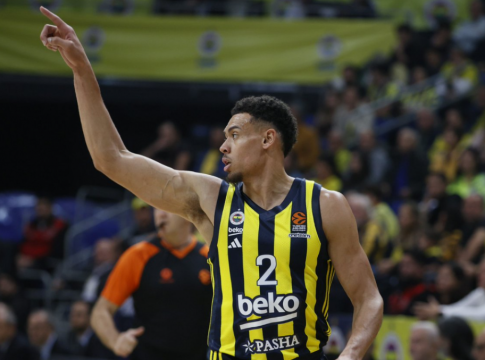 Φενέρμπαχτσε – Μπαρτσελόνα 72-71: Πετάει φωτιές η Φενέρ- Πήρε και το θρίλερ στην Ισπανία