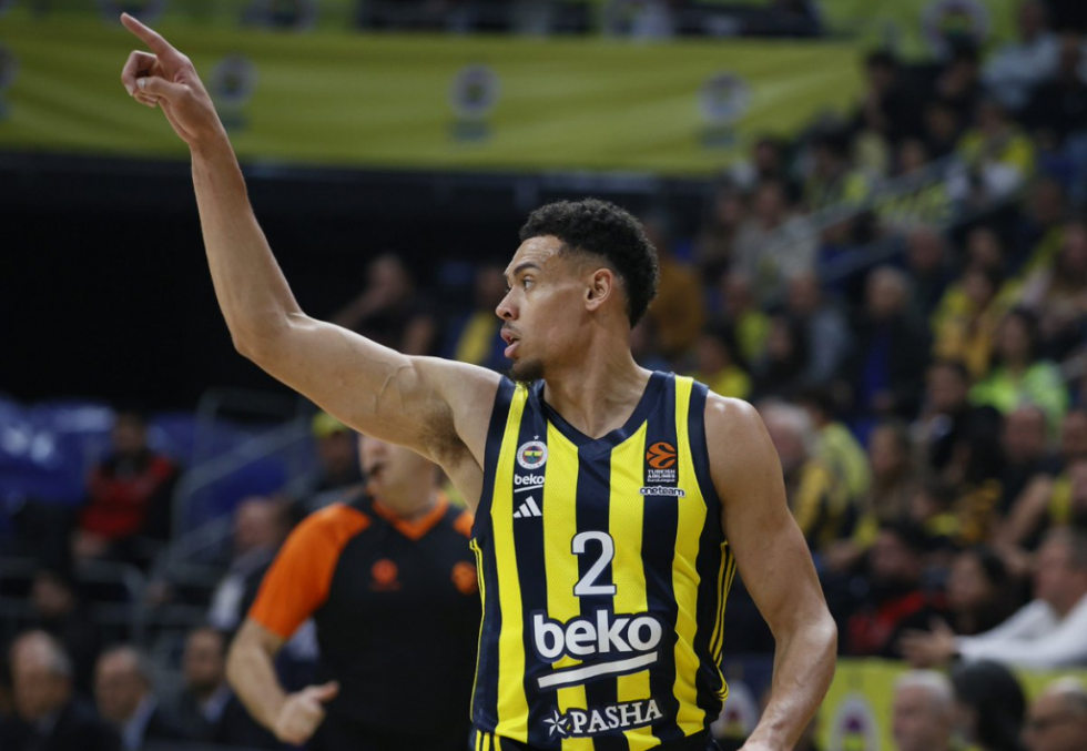 Φενέρμπαχτσε – Μπαρτσελόνα 72-71: Πετάει φωτιές η Φενέρ- Πήρε και το θρίλερ στην Ισπανία