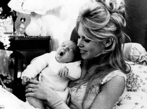 Μπριζίτ Μπαρντό: Οι σκοτεινές πτυχές της ζωής της – Η εγκατάλειψη του γιου της και οι απιστίες