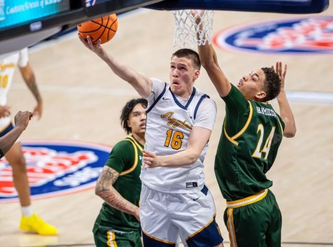 «Τρελαίνει» κόσμο στις ΗΠΑ ο Χιτικούδης – Ποιος είναι ο Έλληνας ψηλός που παρακολουθούν στενά Ολυμπιακός και Παναθηναϊκός (vid)