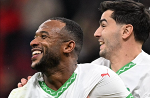 «Ελ Κααμπίτιδα» σε όλο τον πλανήτη: «Παράνοια. Το bicycle kick στο λεξικό έχει την φωτογραφία του Ελ Κααμπί»! (pics+vids)