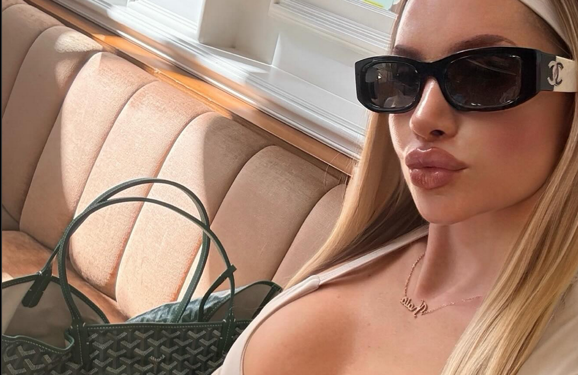 Οι καμπύλες και το πλούσιο μπούστο προκαλούν… πανικό: Η ξανθιά καλλονή και το «απαγορευμένο» πλάνο που εκτόξευσε τη θερμοκρασία! (pics)