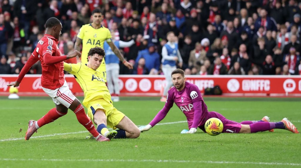 LIVE: Νότιγχαμ Φόρεστ – Τότεναμ