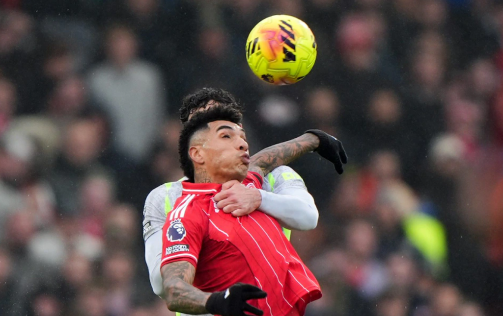 Δώρο Χριστουγέννων στη Σίτι από τον διαιτητή: Χάρισε τη δεύτερη κίτρινη στον Ντίας (46΄), έγινε το 0-1 (47΄)