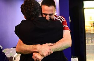 Ο Φορτούνης επέστρεψε στο Ρέντη – Τα πειράγματα, οι δύο ώρες, το φαγητό και η αγκαλιά του Μεντιλίμπαρ