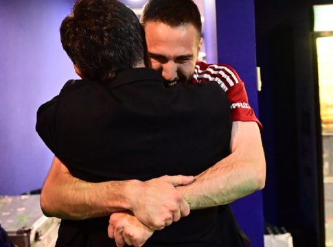 Ο Φορτούνης επέστρεψε στο Ρέντη – Τα πειράγματα, οι δύο ώρες, το φαγητό και η αγκαλιά του Μεντιλίμπαρ