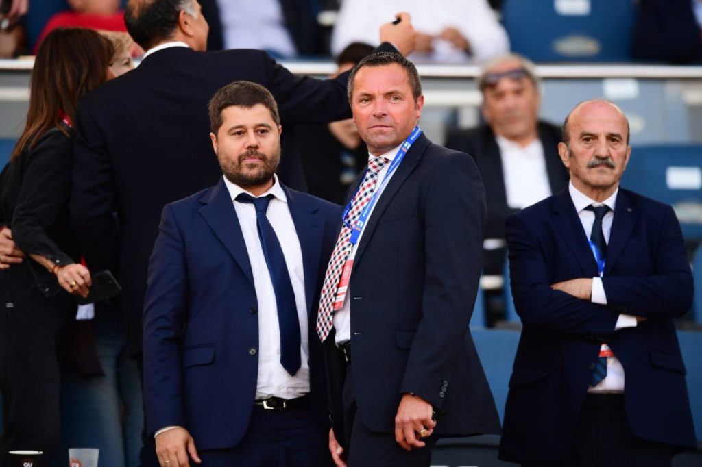 Στα κάγκελα το ποδόσφαιρο με ΕΠΟ και Λανουά – Πληθαίνουν οι αντιδράσεις: «Εκτός από ανίκανοι είναι και προκλητικοί»