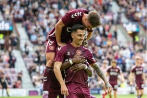 Γράφει ιστορία η Χαρτς του Κυζιρίδη: Χωρίς Σέλτικ ή Ρέιντζερς η κορυφή στη διακοπή των Χριστουγέννων μετά από 32 χρόνια! (pic, vids)