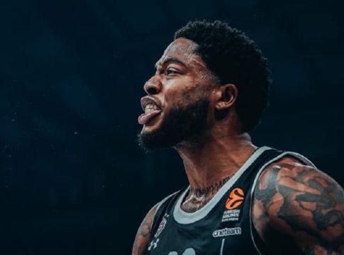 Άναψαν τα αίματα στην Παρτιζάν: Ο Τζόουνς έκανε νόημα σε οπαδό να κατέβει στο παρκέ