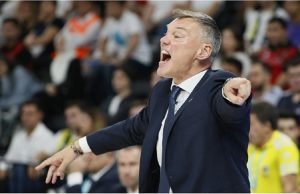 Γιασικεβίτσιους για τη διαιτησία με τον Παναθηναϊκό: «Δεν θέλω να μιλήσω, προτιμώ να ξοδέψω τα χρήματα για δώρα στα παιδιά μου»