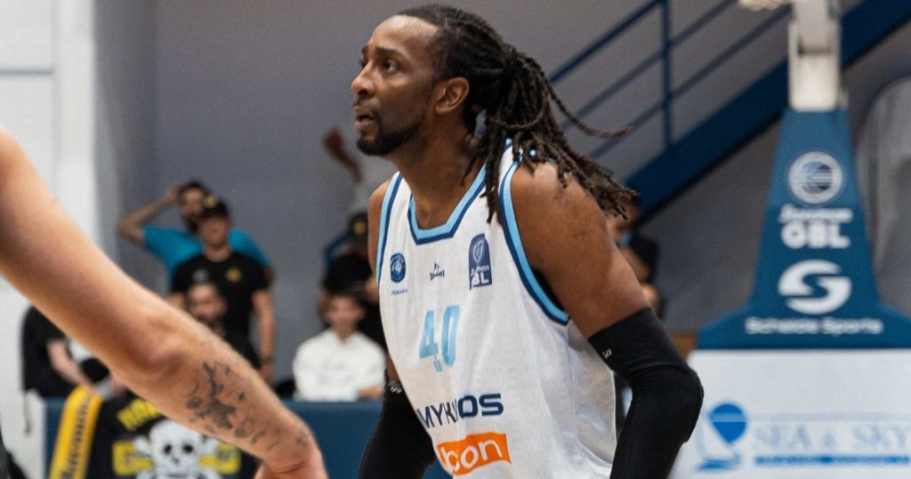 Αποχωρεί λόγω του τραυματισμού του ο Έβανς