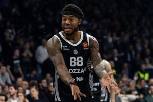 «Έδωσε τελεσίγραφο στην Παρτιζάν ο Τζόουνς» – Πού θέλει να συνεχίσει την καριέρα του