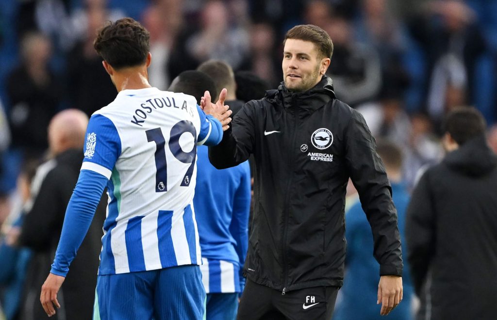 Ο προπονητής της Μπράιτον αποθέωσε ξανά τον Κωστούλα – Τι είπε για τον τραυματισμό του Τζίμα (vid)