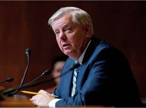 Ο Λίντσεϊ Γκράχαμ ζητά στρατιωτικές επιχειρήσεις κατά της Χαμάς και της Χεζμπολάχ εάν δεν αφοπλιστούν