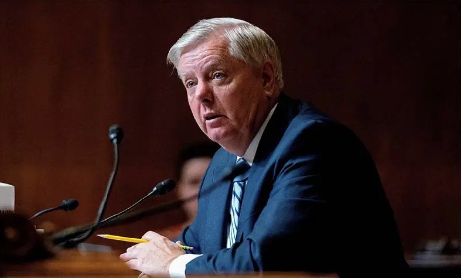 Ο Λίντσεϊ Γκράχαμ ζητά στρατιωτικές επιχειρήσεις κατά της Χαμάς και της Χεζμπολάχ εάν δεν αφοπλιστούν