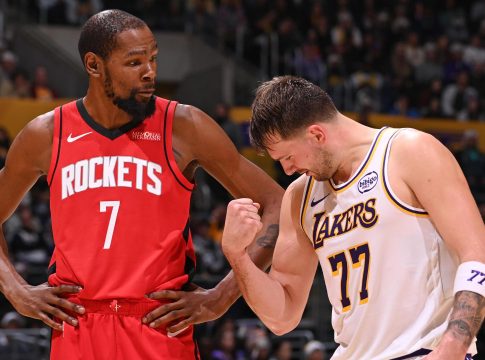 Πέρασαν από το LA οι Ρόκετς – Μεγάλη νίκη των Γουόριορς επί των Μάβερικς