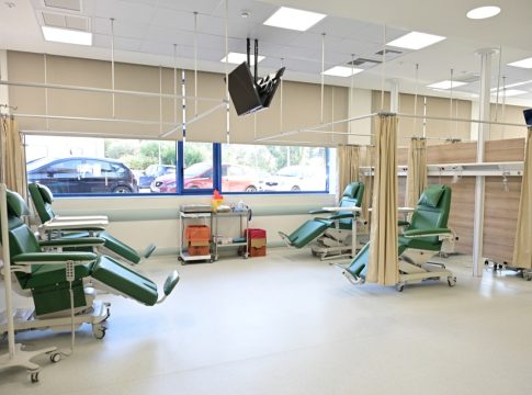 Το ΕΣΥ σε οριακό σημείο αντοχής – Τι οδήγησε στην αποδυνάμωση του δημόσιου συστήματος υγείας