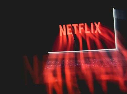Netflix: Επιστρέφει στον μεγάλο δανεισμό για να αποκτήσει τη Warner Bros — Η πιο τολμηρή κίνηση στην ιστορία της