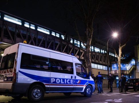 Επίθεση με μαχαίρι στο μετρό του Παρισιού – Τρεις γυναίκες τραυματίστηκαν
