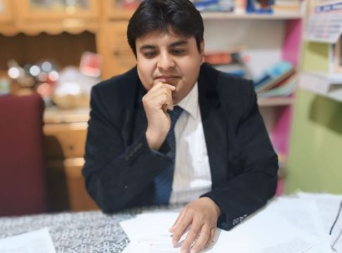 Δημοσιογράφος δολοφονήθηκε από δύο ενόπλους καθώς επέστρεφε από ρεπορτάζ