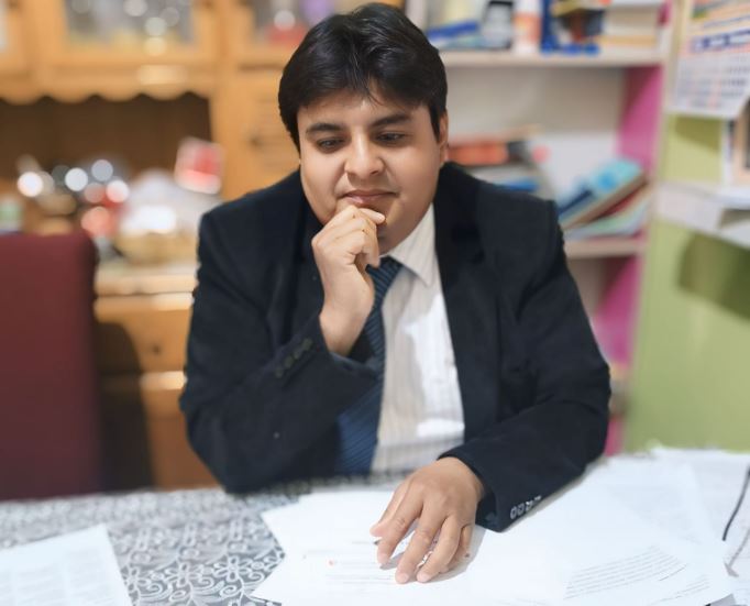 Δημοσιογράφος δολοφονήθηκε από δύο ενόπλους καθώς επέστρεφε από ρεπορτάζ