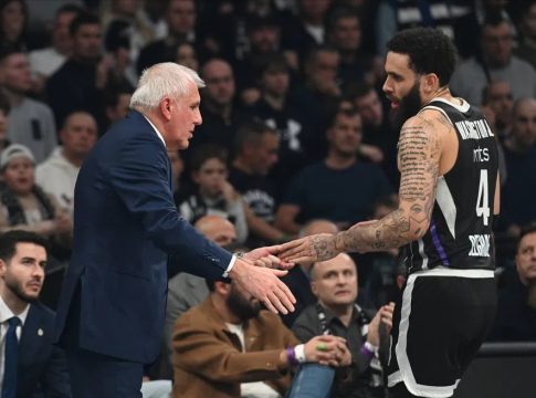 Καρφιά Ουάσινγκτον κατά Ομπράντοβιτς: «Ο νέος προπονητής δεν μας έχει φωνάξει ούτε μία φορά»