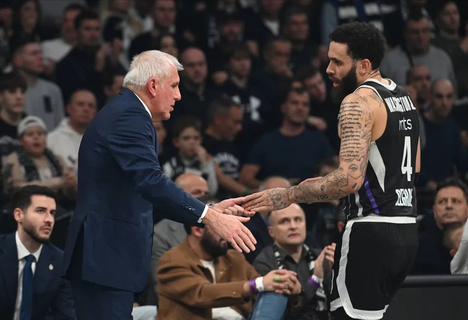 Καρφιά Ουάσινγκτον κατά Ομπράντοβιτς: «Ο νέος προπονητής δεν μας έχει φωνάξει ούτε μία φορά»