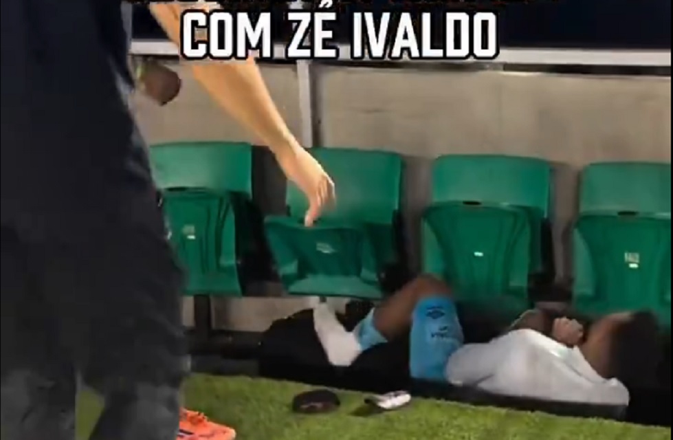 Νεαρός «εισέβαλε» στο γήπεδο για να αποθεώσει τον Νεϊμάρ και τελικά… τραυμάτισε ποδοσφαιριστή! (vid)