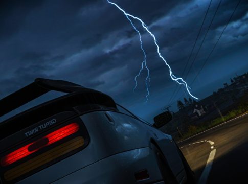 Τι θα συμβεί αν πέσει κεραυνός πάνω σε αυτοκίνητο εν κινήσει