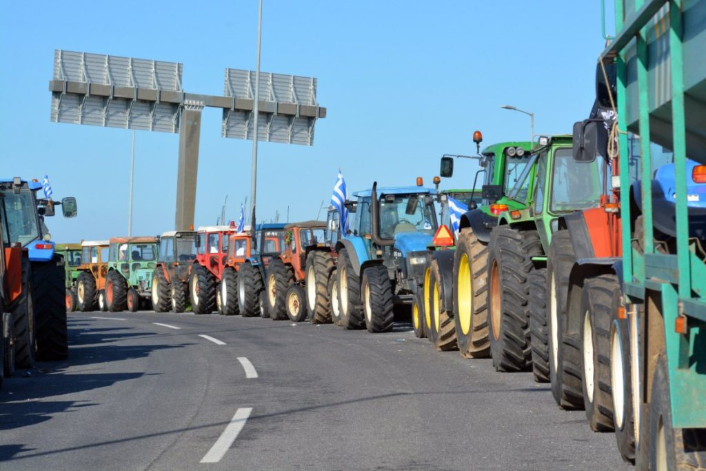 Από το Μαξίμου ανοίγουν πόλεμο με τους αγρότες – «Τραμπούκοι, αχάριστοι που θέλουν να ρίξουν την κυβέρνηση»