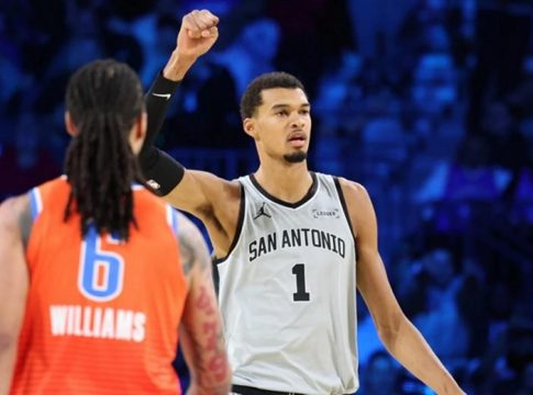 Ο Γουεμπανιάμα επέστρεψε κι έστειλε τους Σπερς στον τελικό του NBA Cup (111-109) – Με τους Νικς για την κούπα (132-120)