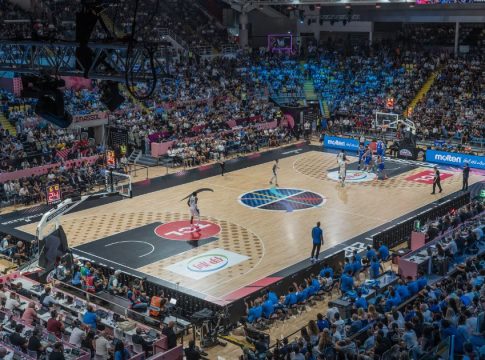 H κυπριακή Ομοσπονδία προσκαλεί τον Ολυμπιακό στη Λεμεσό όσο θα γίνονται έργα στο ΣΕΦ