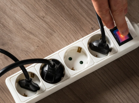 Η συσκευή που πρέπει οπωσδήποτε να αποσυνδέετε από την πρίζα κατά τη διάρκεια καταιγίδων για να αποφύγετε ζημιές