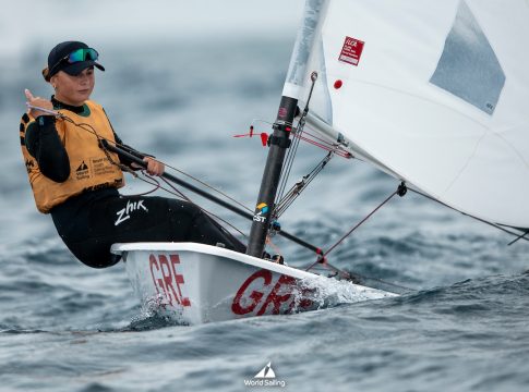 Με μία ιστιοδρομία ξεκίνησε σε 420 αγοριών και ILCA 6 το Παγκόσμιο Πρωτάθλημα Νέων