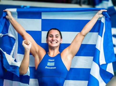 Ποια είναι η Φωτεινή Τριχά που αναδείχτηκε κορυφαία πολίστρια στον κόσμο (vids)