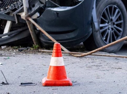 Τροχαίο με σύγκρουση δύο ΙΧ και έναν σοβαρά τραυματία στην Παιανία