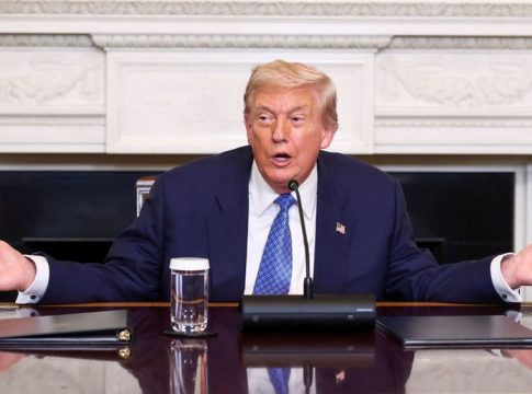 Τραμπ: Δεν αποκλείω να πάμε σε πόλεμο με τη Βενεζουέλα – Ο Μαδούρο ξέρει ακριβώς τι θέλω